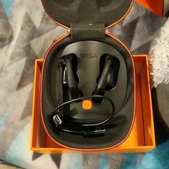 ESKA S30 Wireless Headset - Picture 4 of 4